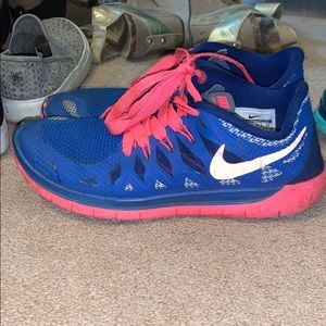 Nike free 5.0 tennis shoes (women’s size 6)